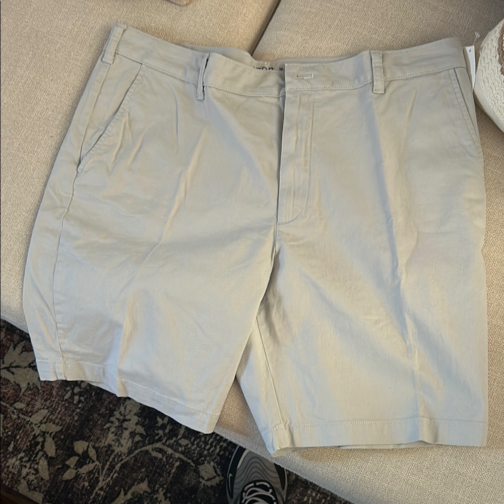 Izod Tan Flat Front Shorts Casual Style